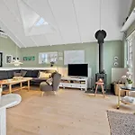 Stunning In Juelsminde With Wifi Sønderby