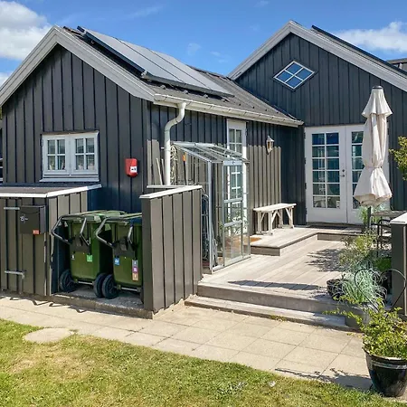 Vakantiehuis Stunning In Juelsminde With Wifi