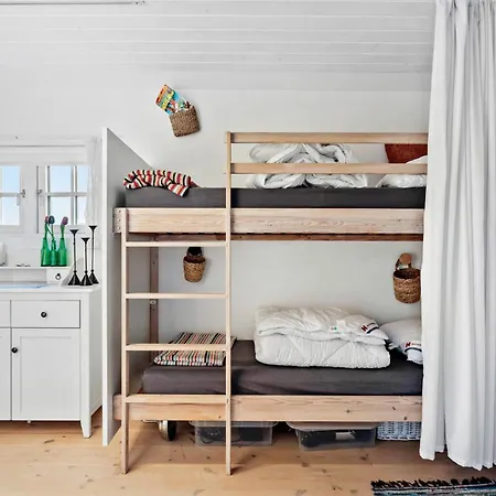 펜션 Stunning In Juelsminde With Wifi