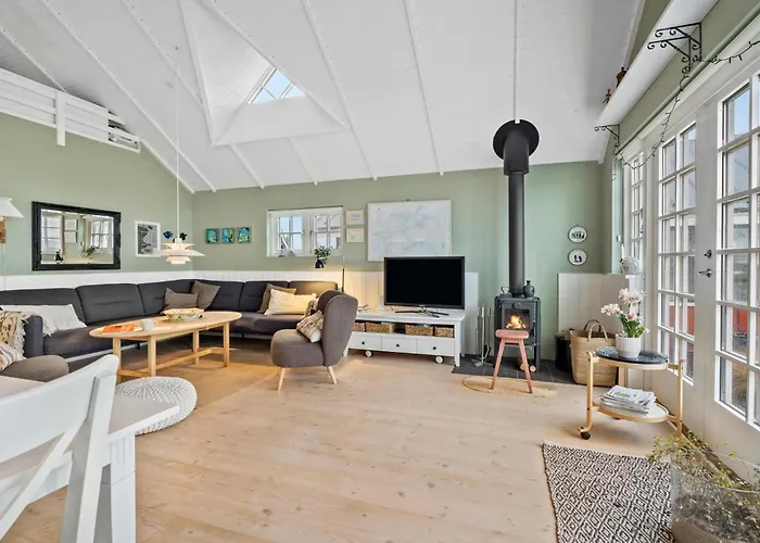 Stunning In Juelsminde With Wifi Sonderby (Midtjylland)